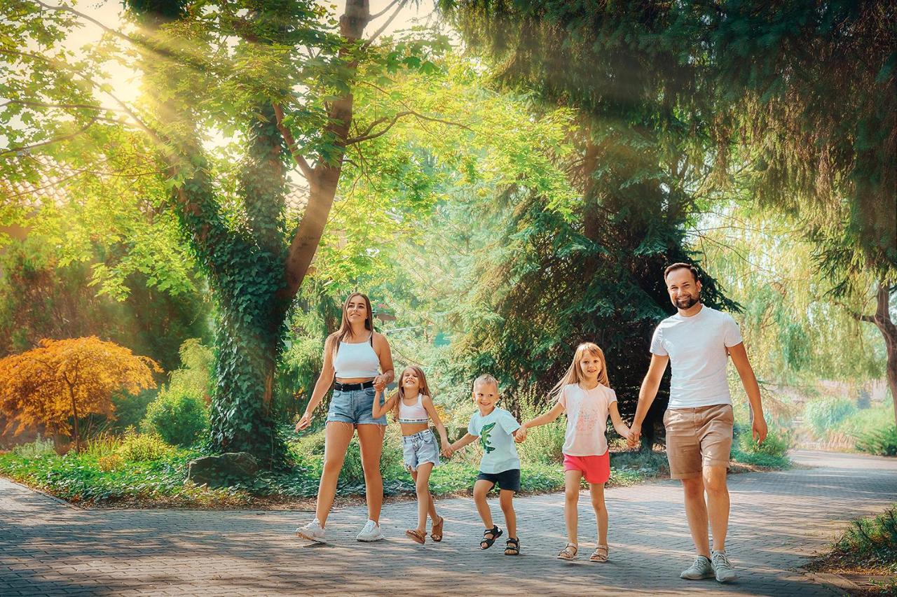 פינצ'וב Zacisze Nad Nida Resort מראה חיצוני תמונה