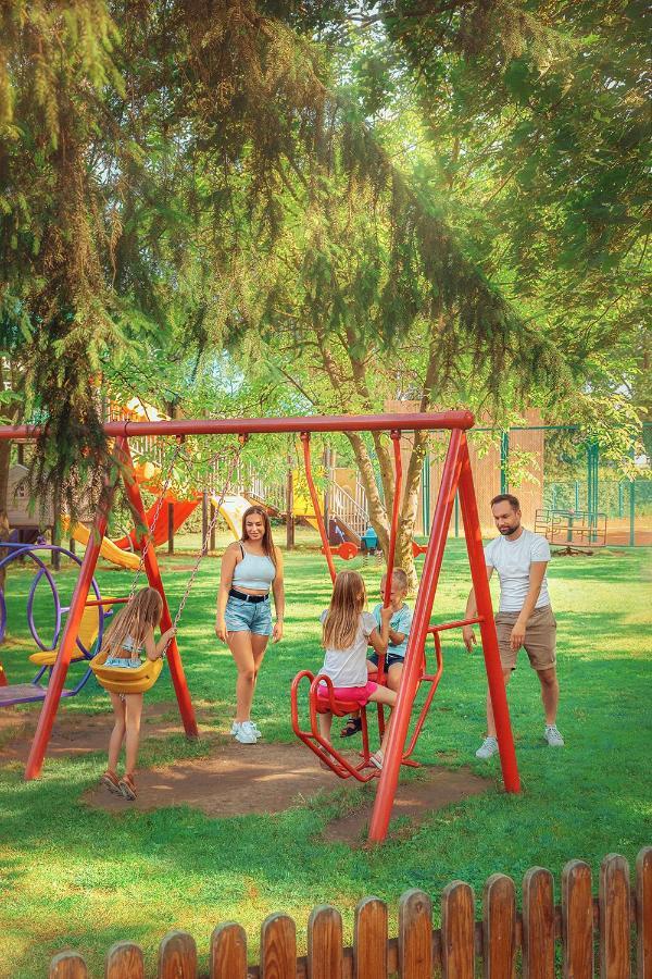 פינצ'וב Zacisze Nad Nida Resort מראה חיצוני תמונה