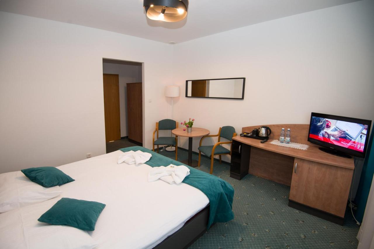 פינצ'וב Zacisze Nad Nida Resort מראה חיצוני תמונה