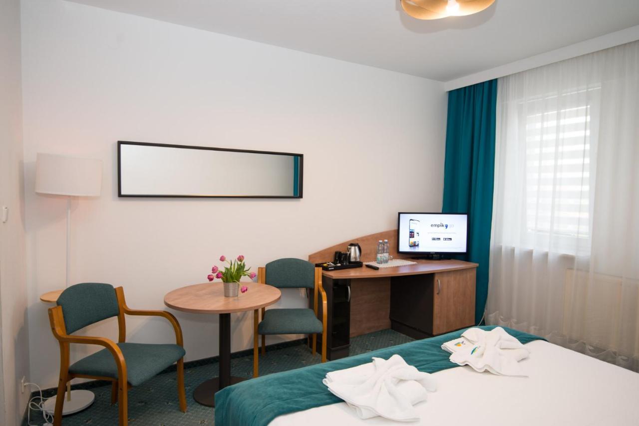 פינצ'וב Zacisze Nad Nida Resort מראה חיצוני תמונה